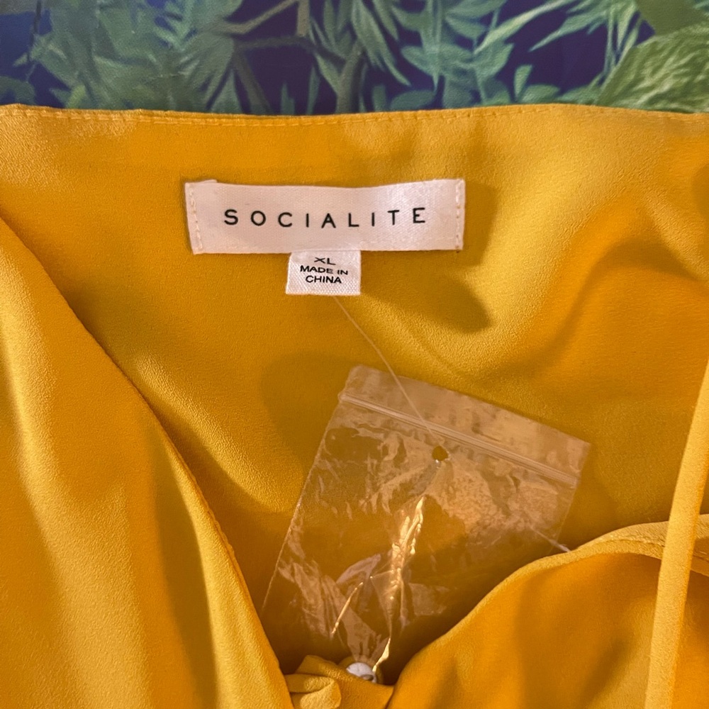 Socialite Button Front Camisole, Mustard, XL, NWT - Picture 7 of 8
